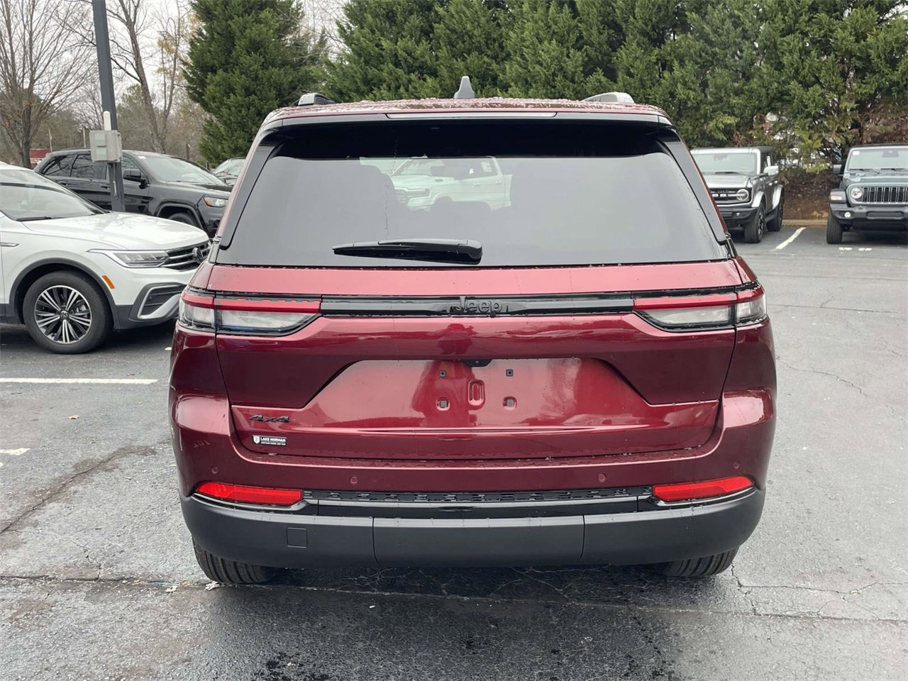 New 2025 Jeep Grand Cherokee Altitude image 8