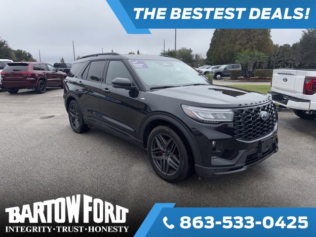 Used 2025 Ford Explorer ST-Line w/ Premium Package image 3