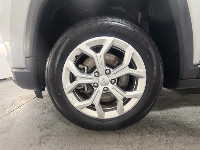 Certified 2024 Jeep Compass Latitude AWD/4WD image 13