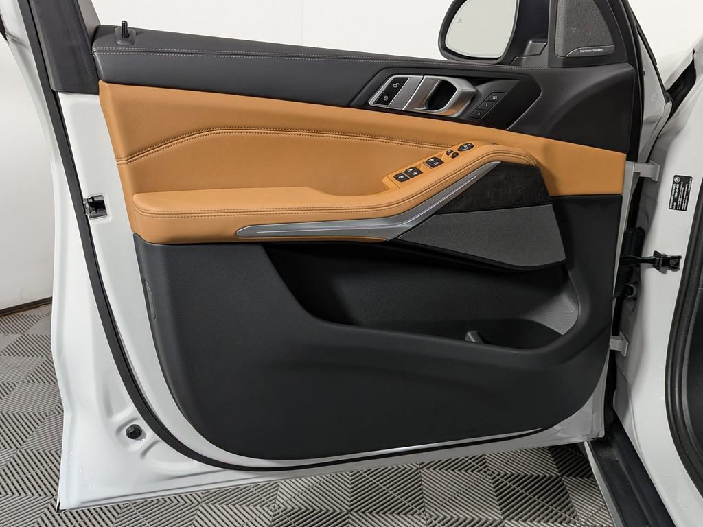 Used 2025 BMW X5 xDrive40i image 12