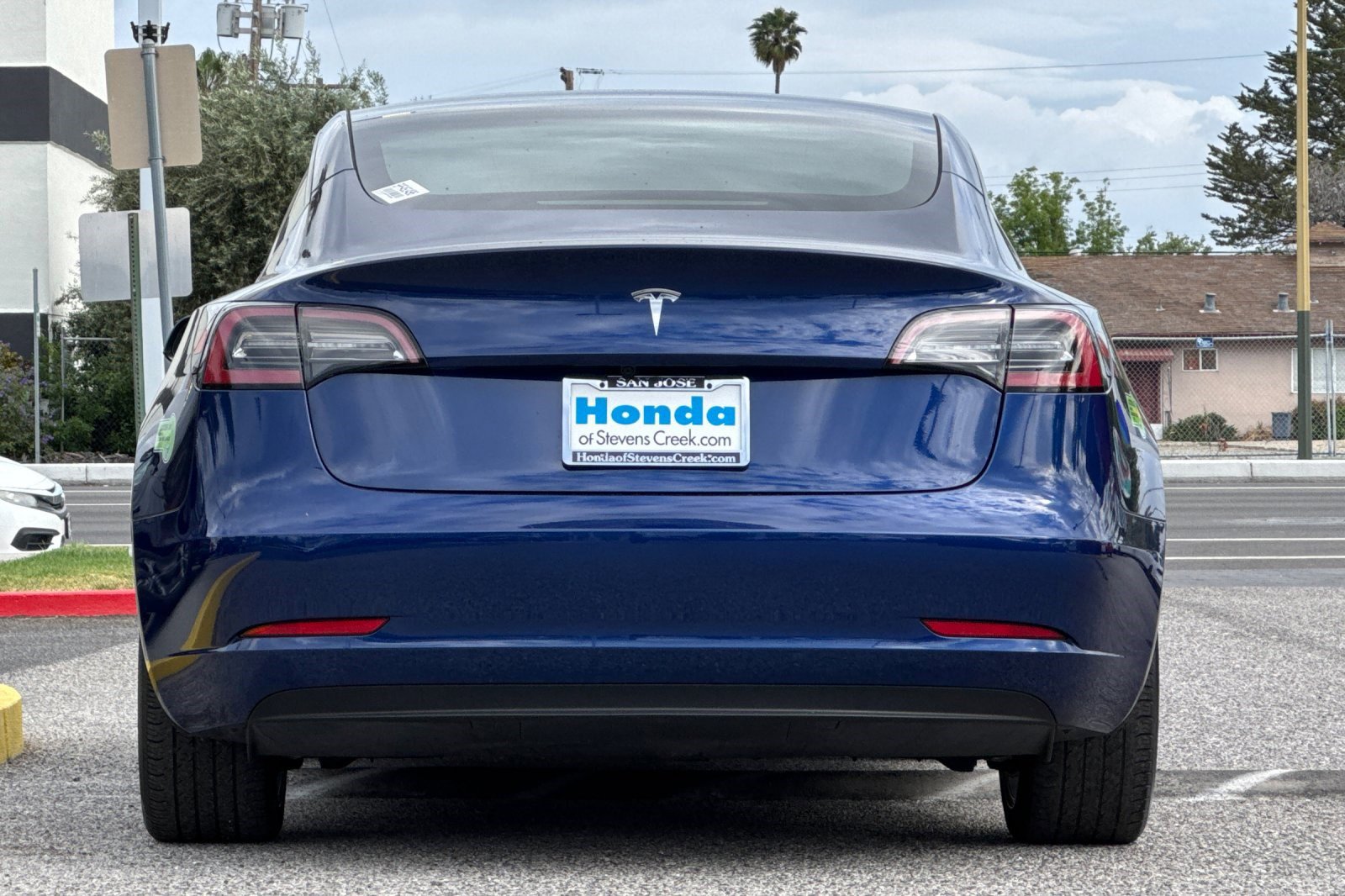 Used 2023 Tesla Model 3 Standard Range image 9