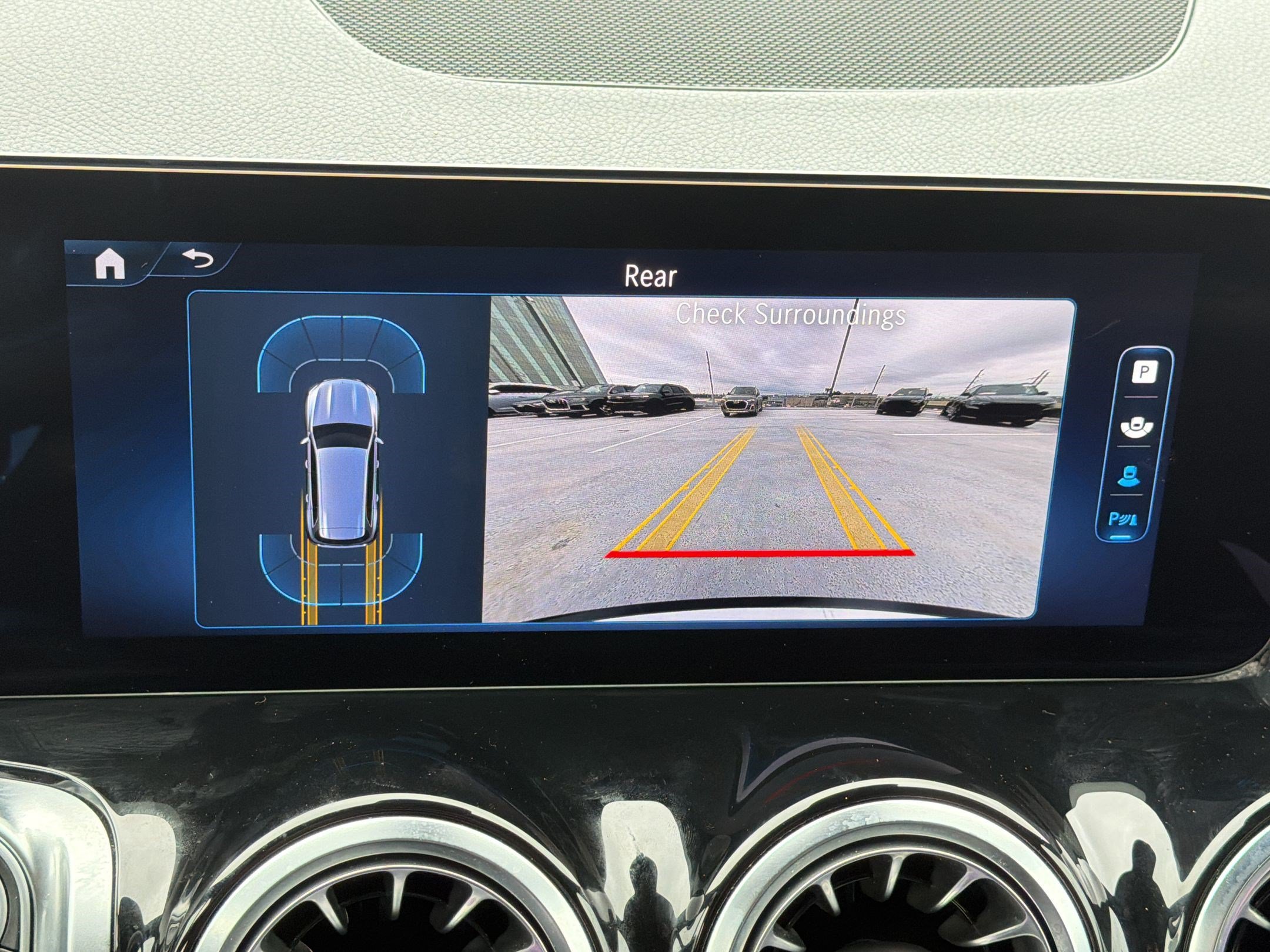 Used 2025 Mercedes-Benz GLB 250 4MATIC image 18