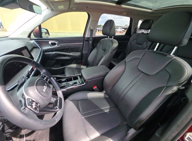 Certified 2024 Kia Sorento SX FWD image 8