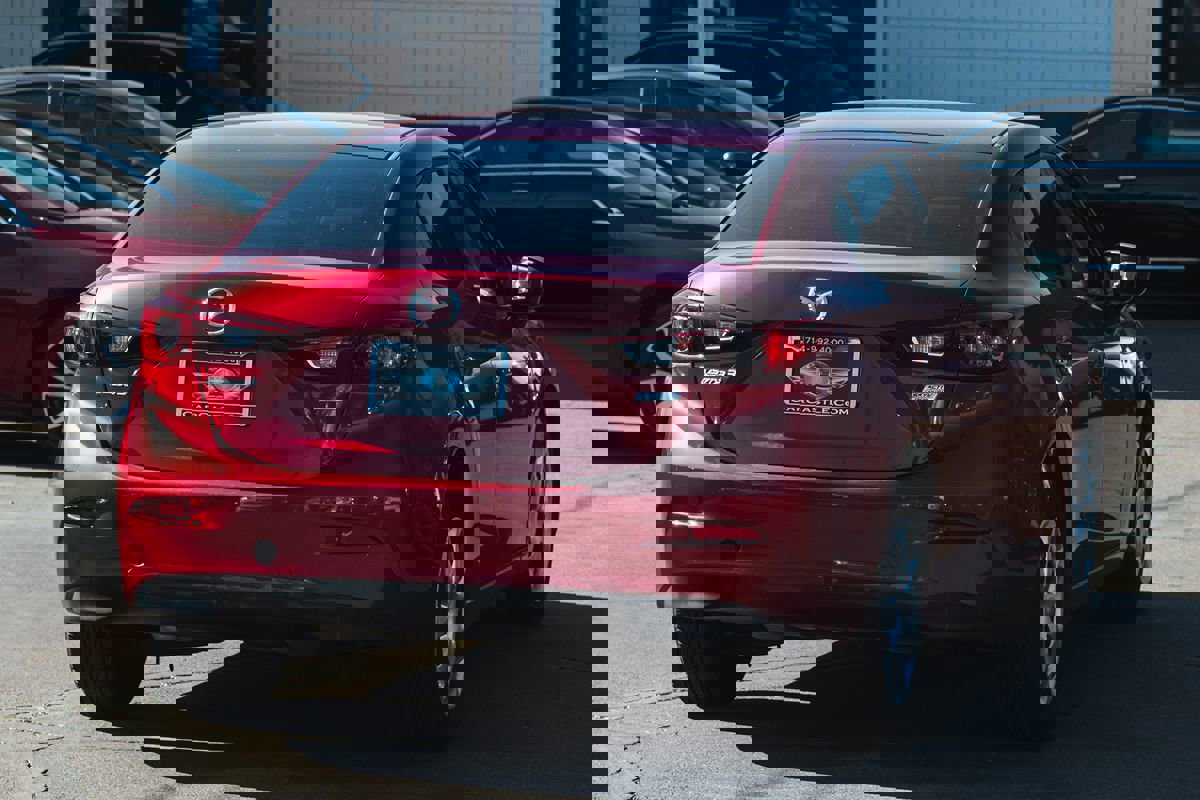 Used 2016 MAZDA MAZDA3 i Sport image 5