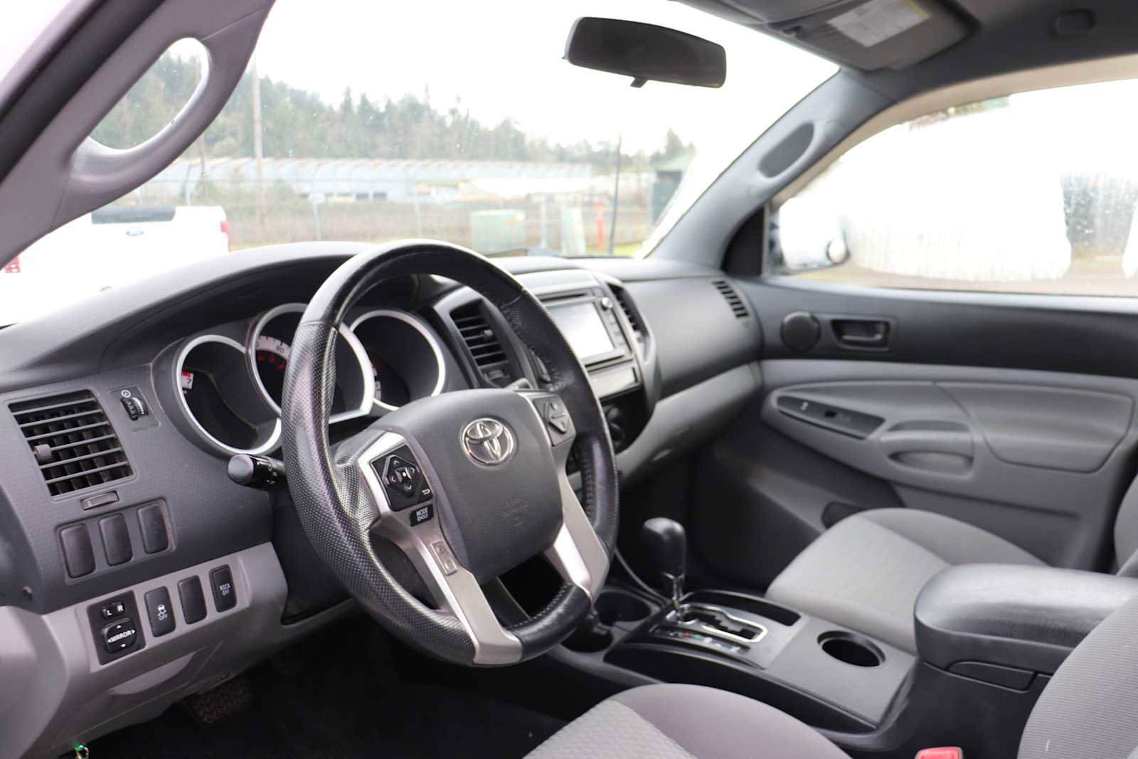 Used 2015 Toyota Tacoma 4x4 Double Cab image 10