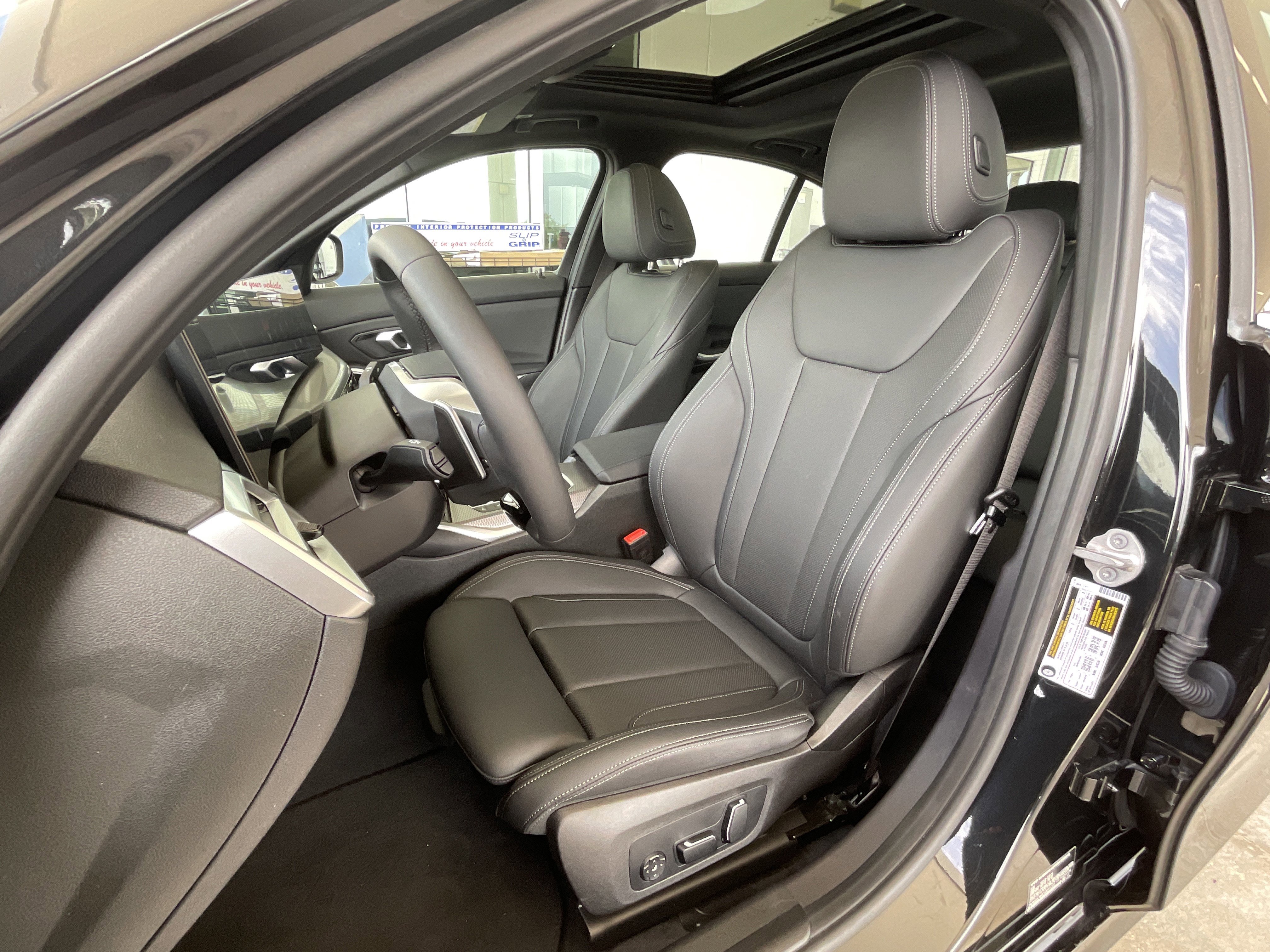 Certified 2025 BMW 330i Sedan w/ Convenience Package image 11