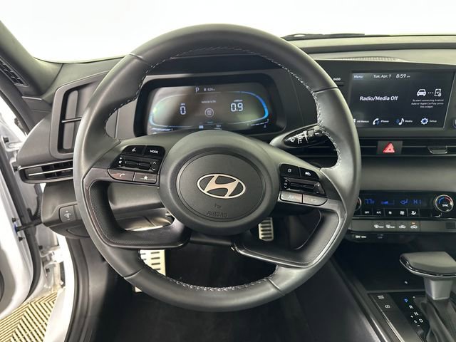 Used 2025 Hyundai Elantra Sport image 14