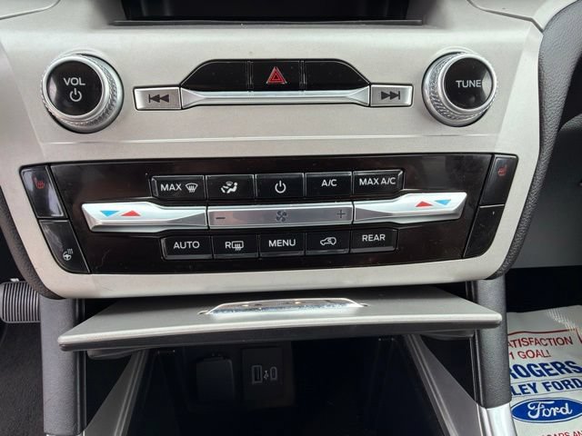 Used 2023 Ford Explorer XLT w/ Equipment Group 202A AWD/4WD image 52