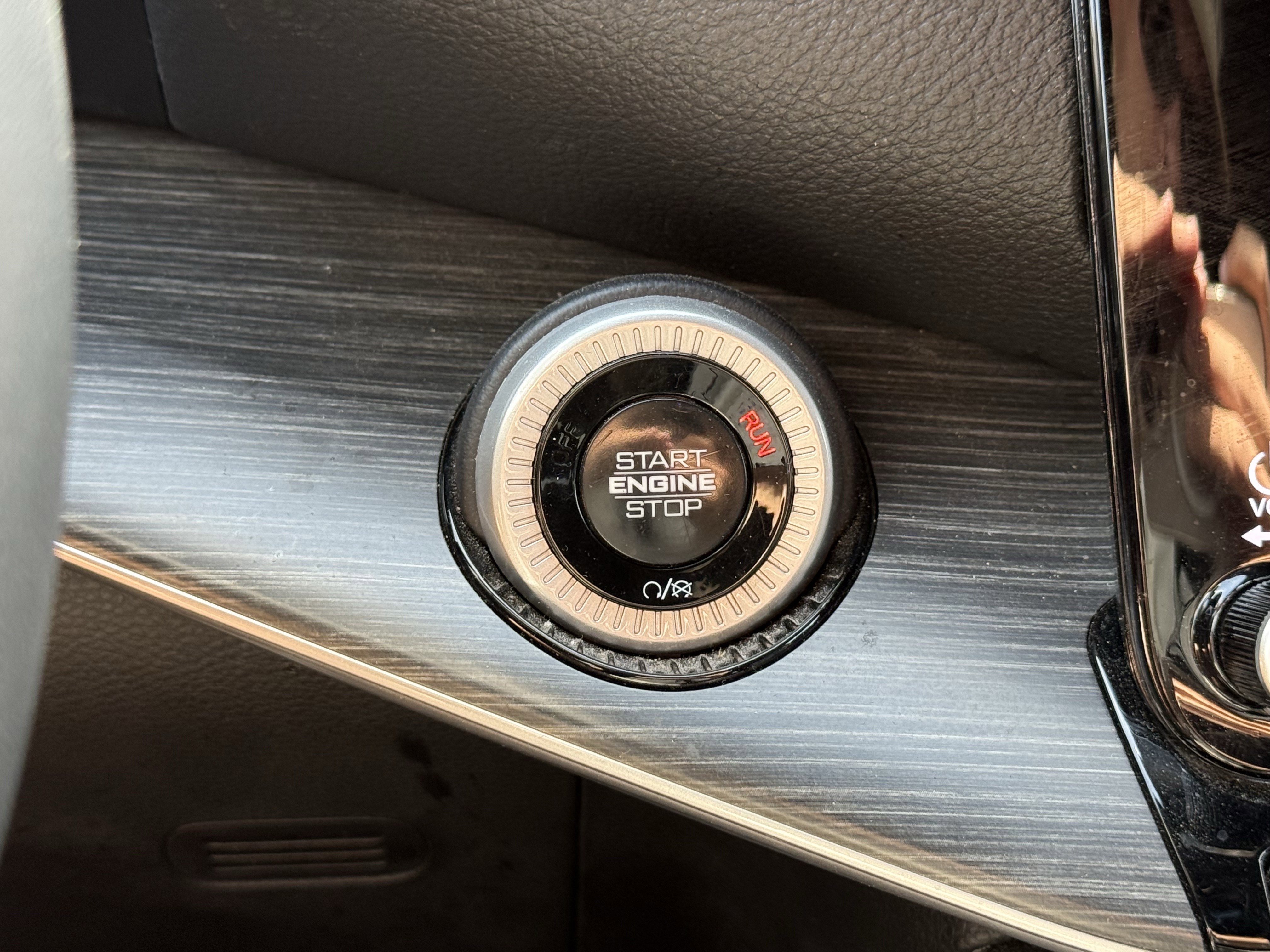 Used 2024 Jeep Wagoneer L Series II w/ Flexible Seating Group image 24