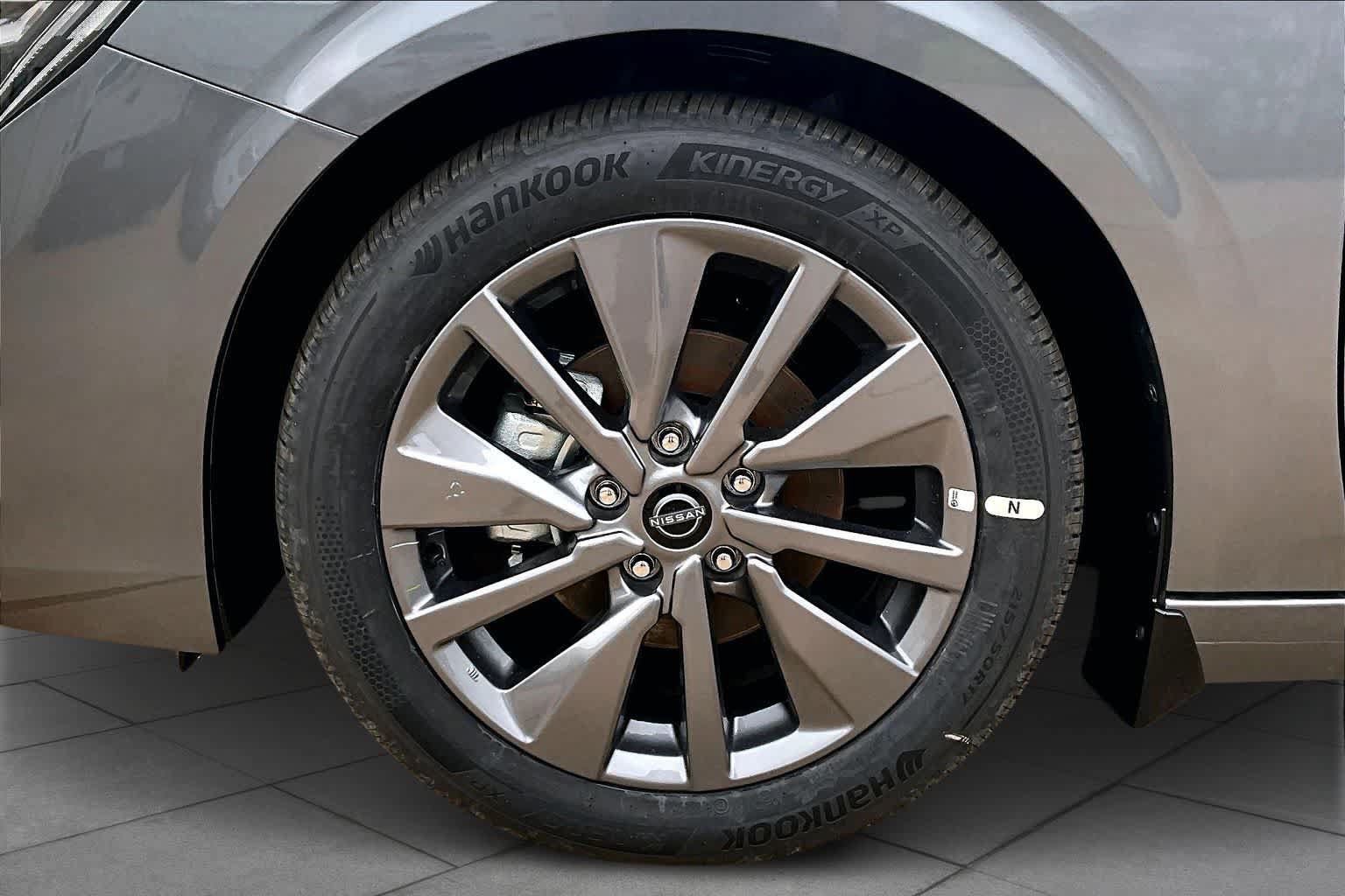 New 2026 Nissan Sentra SL w/ Floor Mat Package FWD image 9