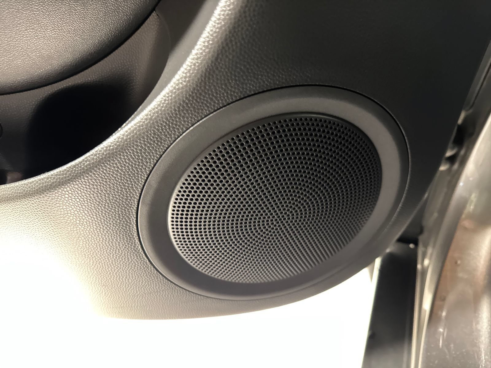 Used 2017 Kia Soul + FWD image 17