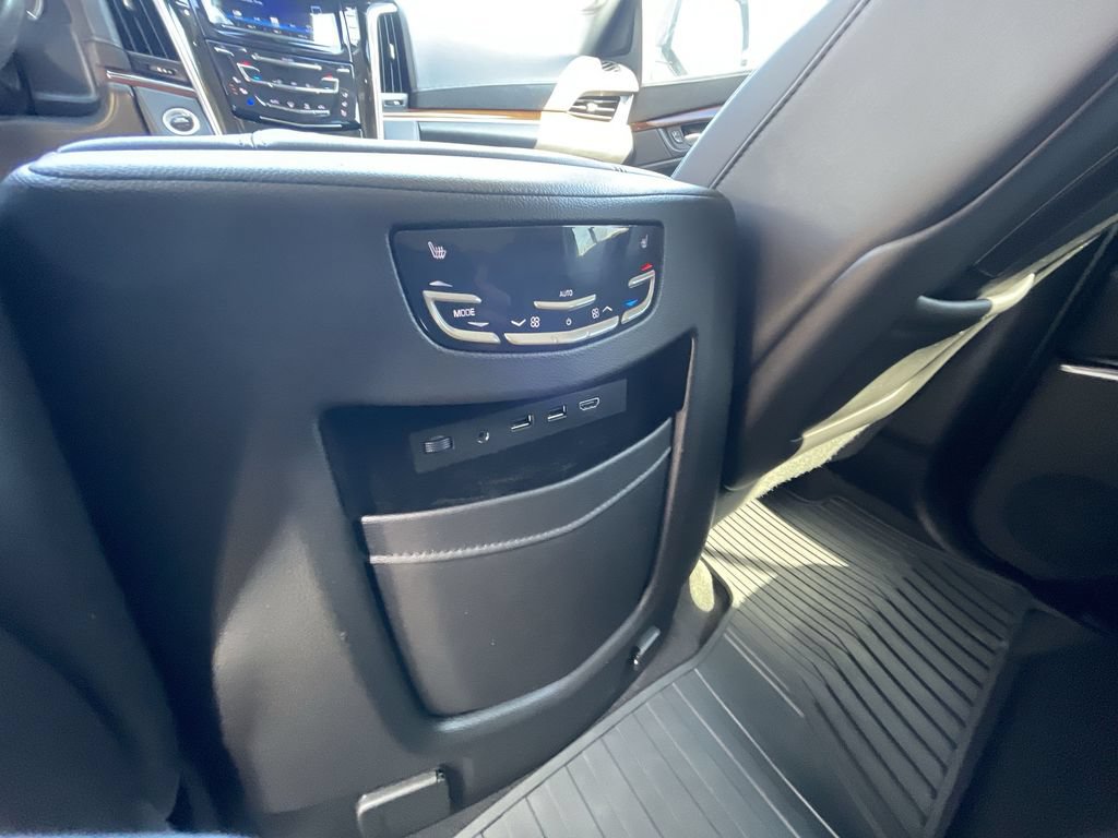 Used 2020 Cadillac Escalade ESV Luxury AWD/4WD image 21