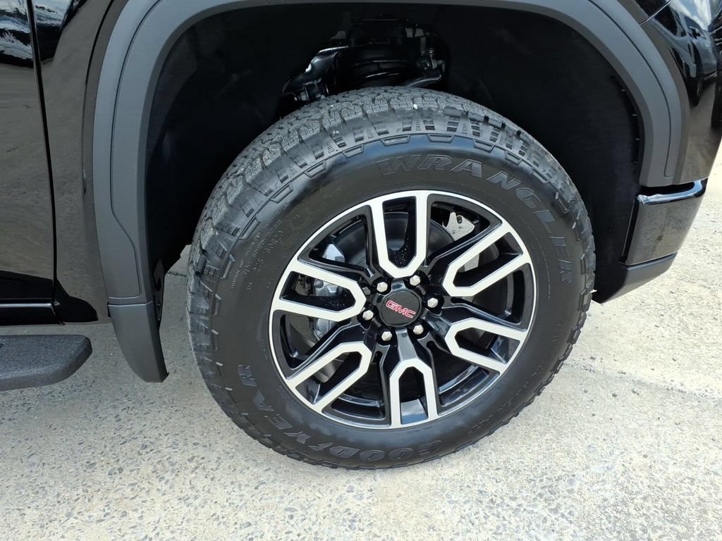 New 2026 GMC Sierra 1500 AT4 w/ AT4 Premium Package AWD/4WD image 9