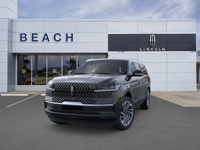 New 2025 Lincoln Navigator L Reserve AWD/4WD image 3