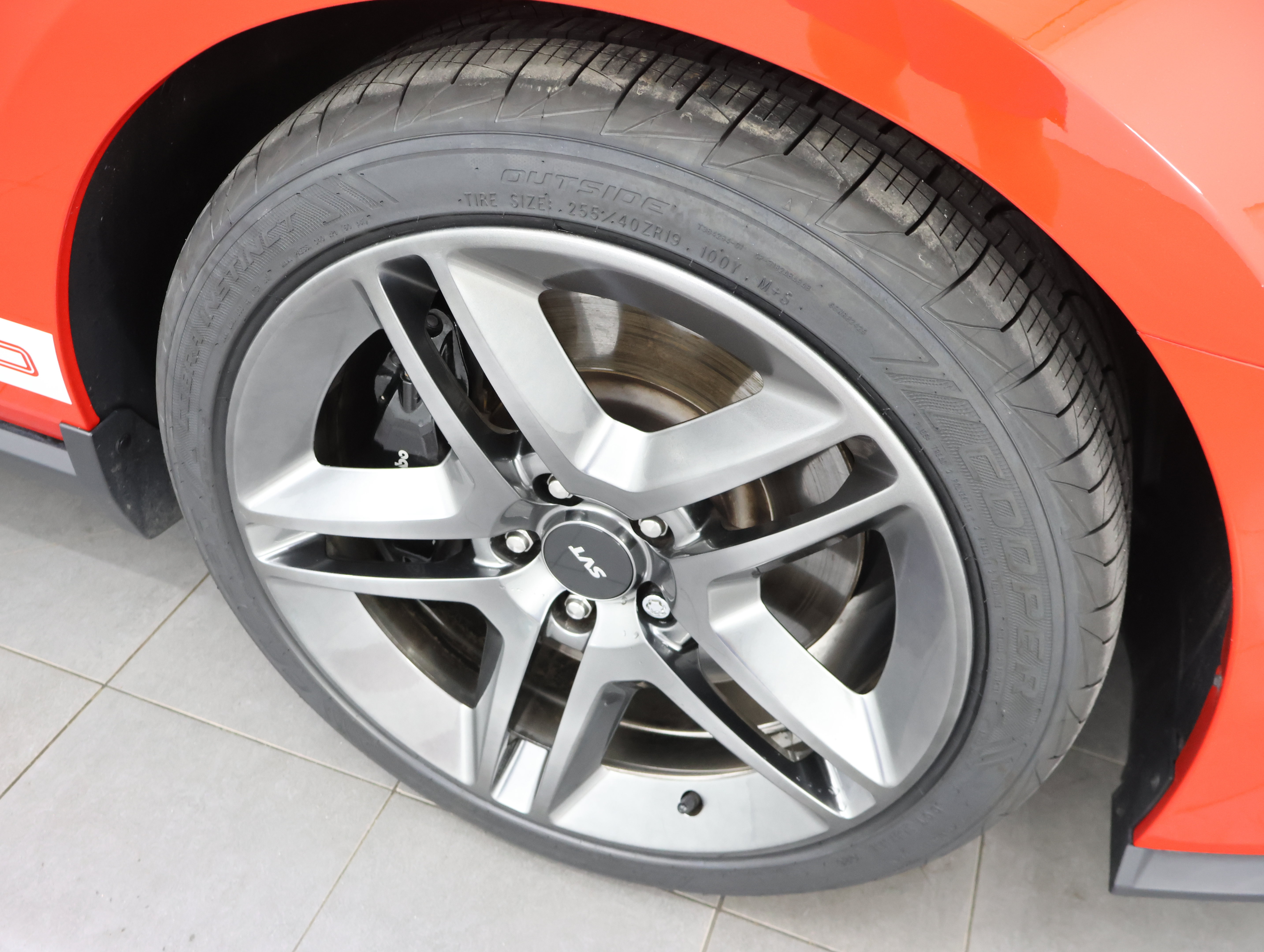Used 2011 Ford Mustang Shelby GT500 RWD image 3
