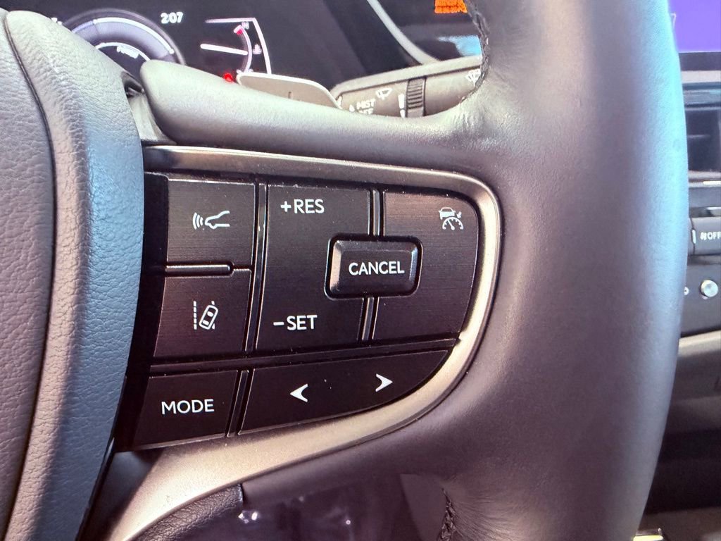 Certified 2024 Lexus ES 300h w/ Premium Package image 21