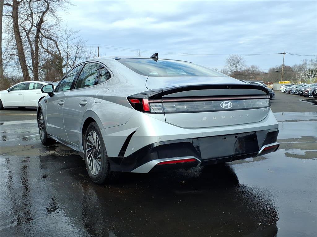 Certified 2024 Hyundai Sonata Limited FWD image 3