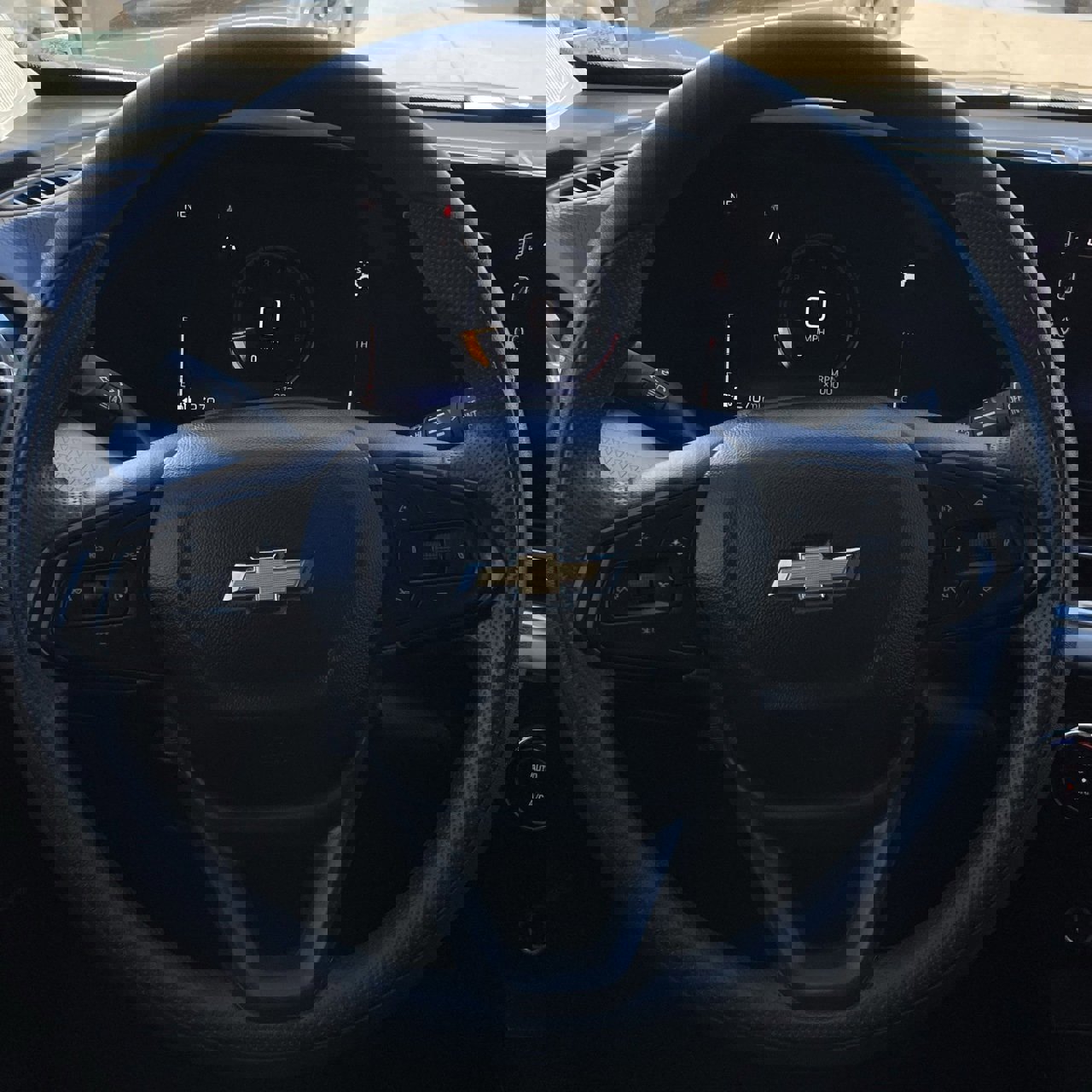 Used 2025 Chevrolet Trax LT image 12