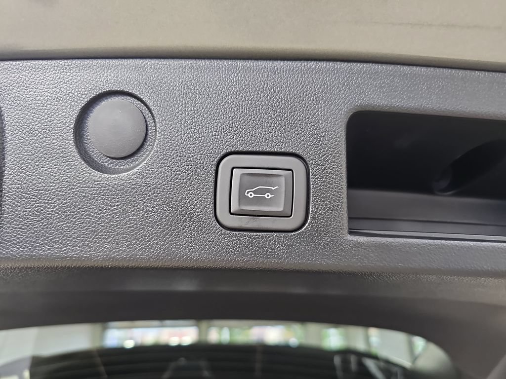 Certified 2025 Chevrolet Equinox RS w/ Safety and Technology Package AWD/4WD image 17