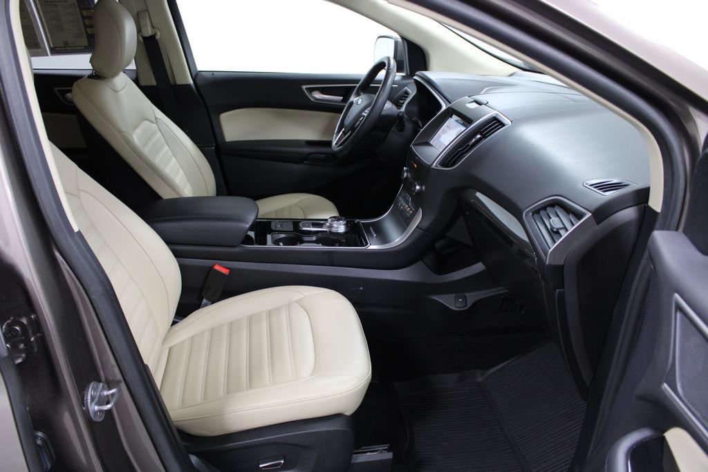 Used 2019 Ford Edge SEL w/ Equipment Group 201A FWD image 29