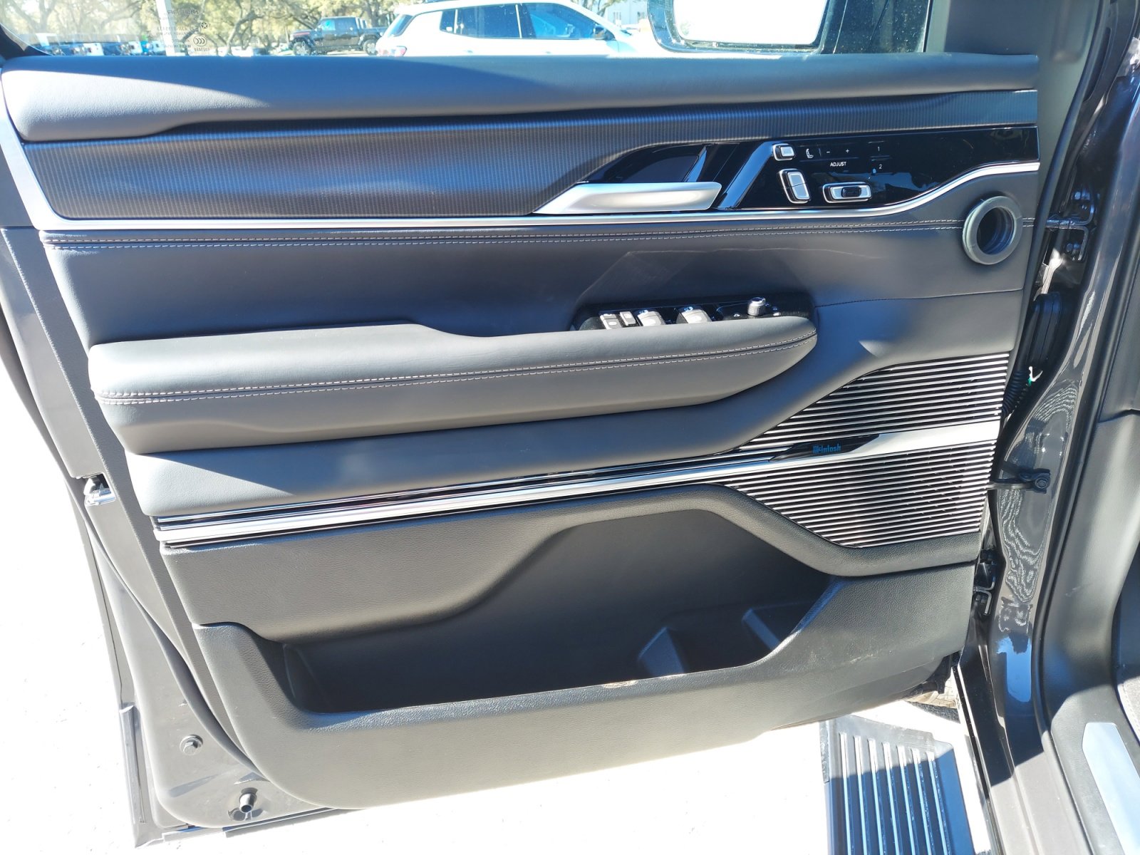 New 2026 Jeep Grand Wagoneer Summit image 30