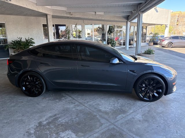 Used 2018 Tesla Model 3 Long Range RWD image 2