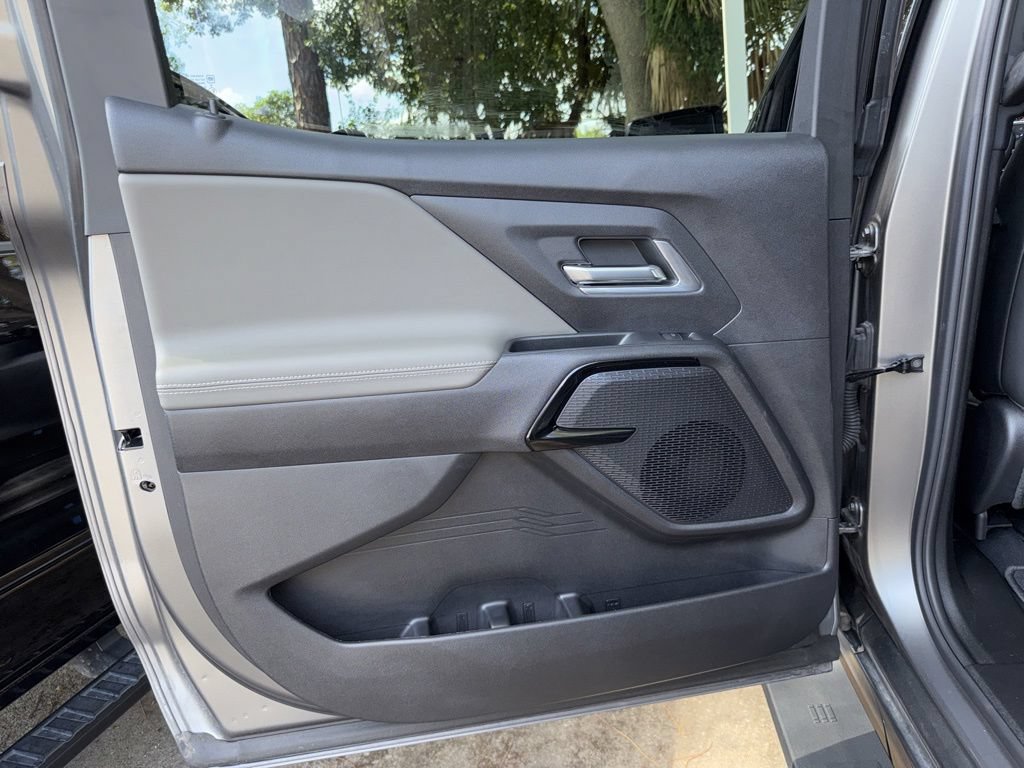Used 2026 Chevrolet Silverado EV Trail Boss AWD/4WD image 37