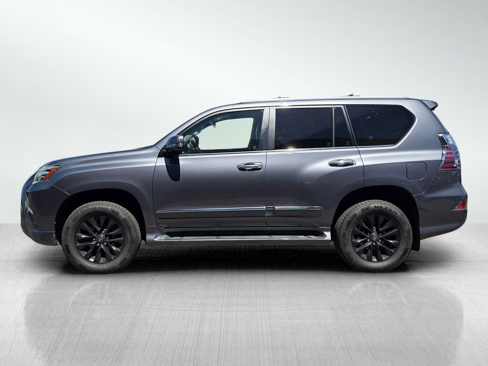 Used 2016 Lexus GX 460 w/ Premium Package AWD/4WD image 4