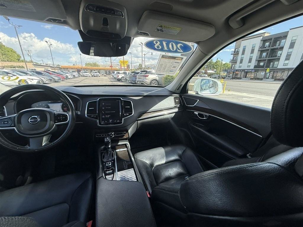 Used 2018 Volvo XC90 T6 Momentum w/ Convenience Package AWD/4WD image 28