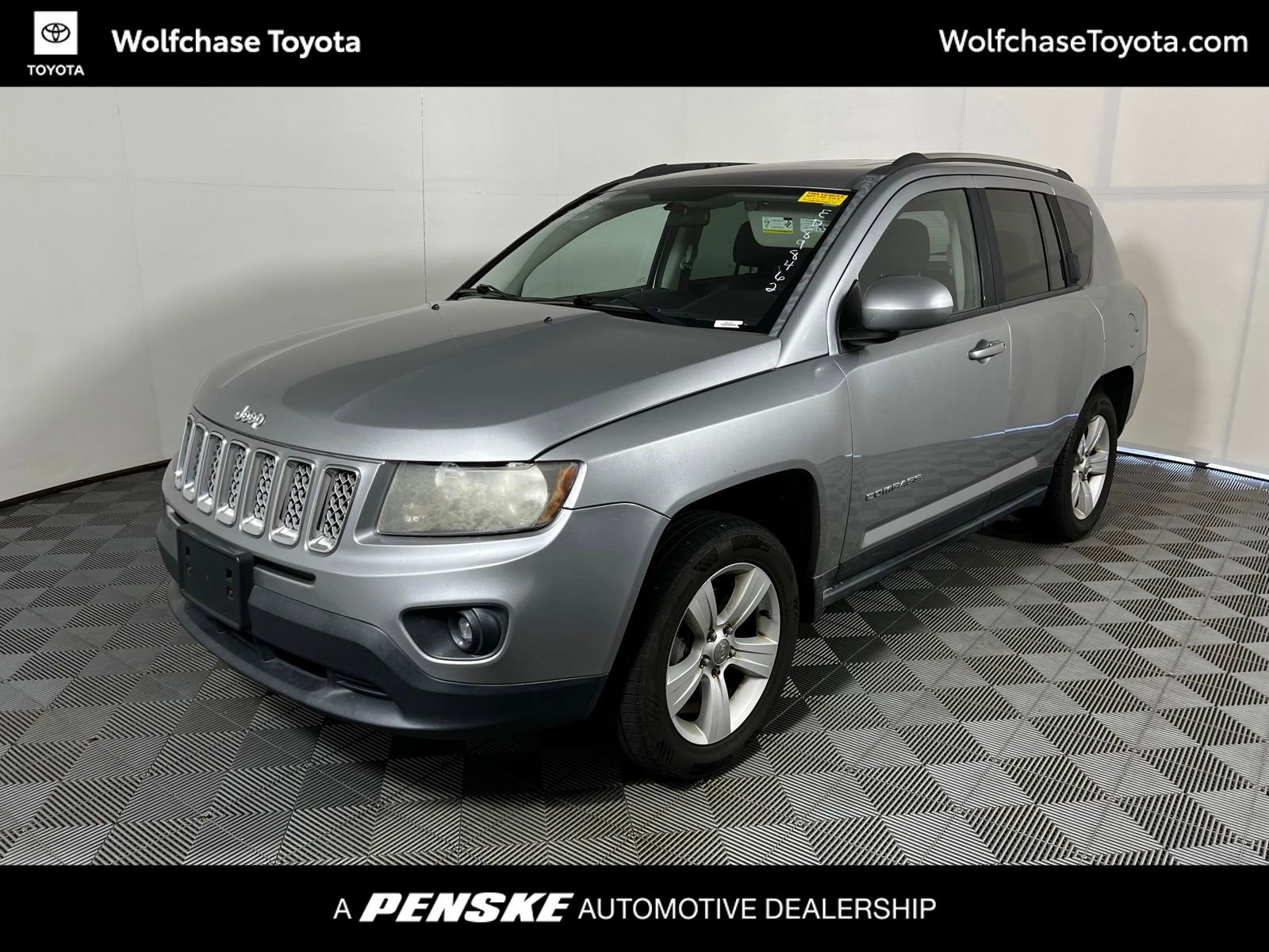 Used 2014 Jeep Compass Latitude w/ Sun/Sound Group AWD/4WD image 1