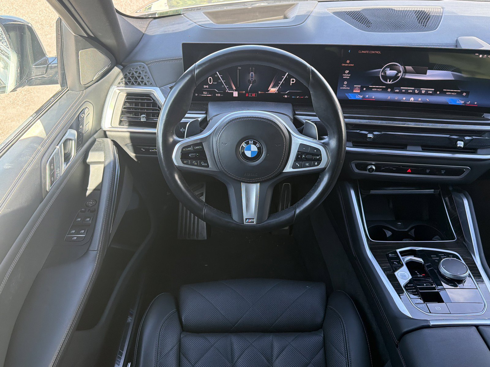 Used 2025 BMW X6 xDrive40i w/ Climate Comfort Package AWD/4WD image 18