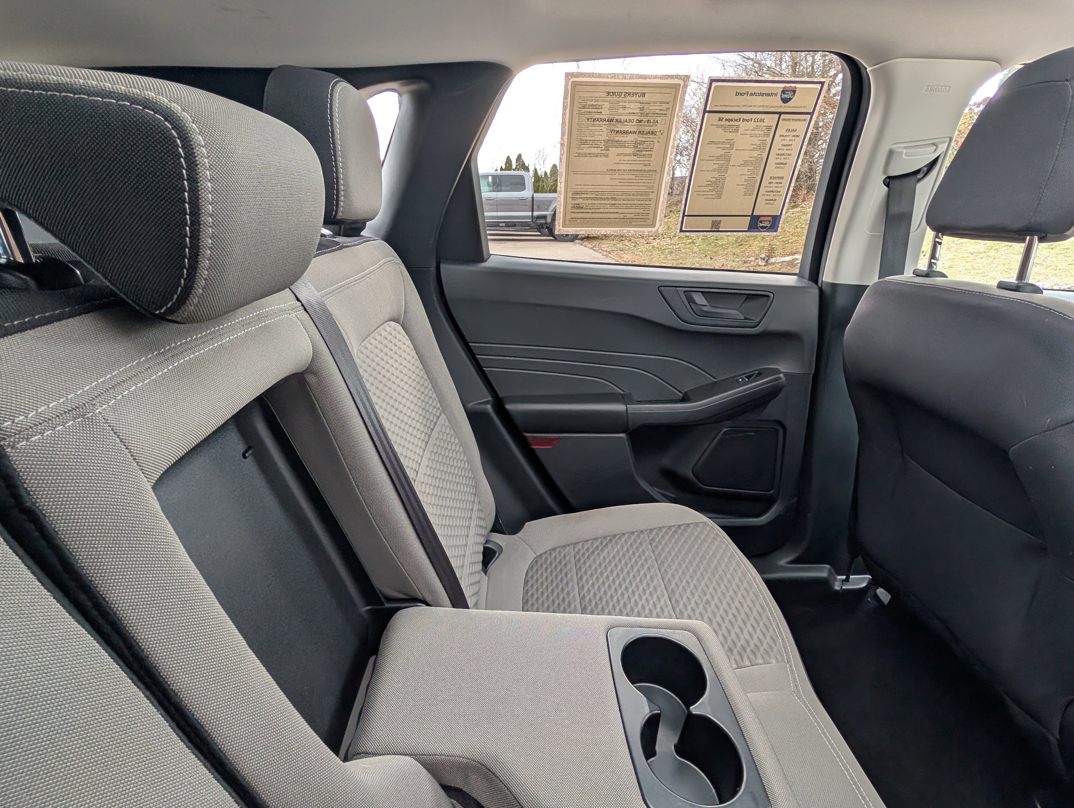 Used 2022 Ford Escape SE w/ SE Sport Appearance Package image 25