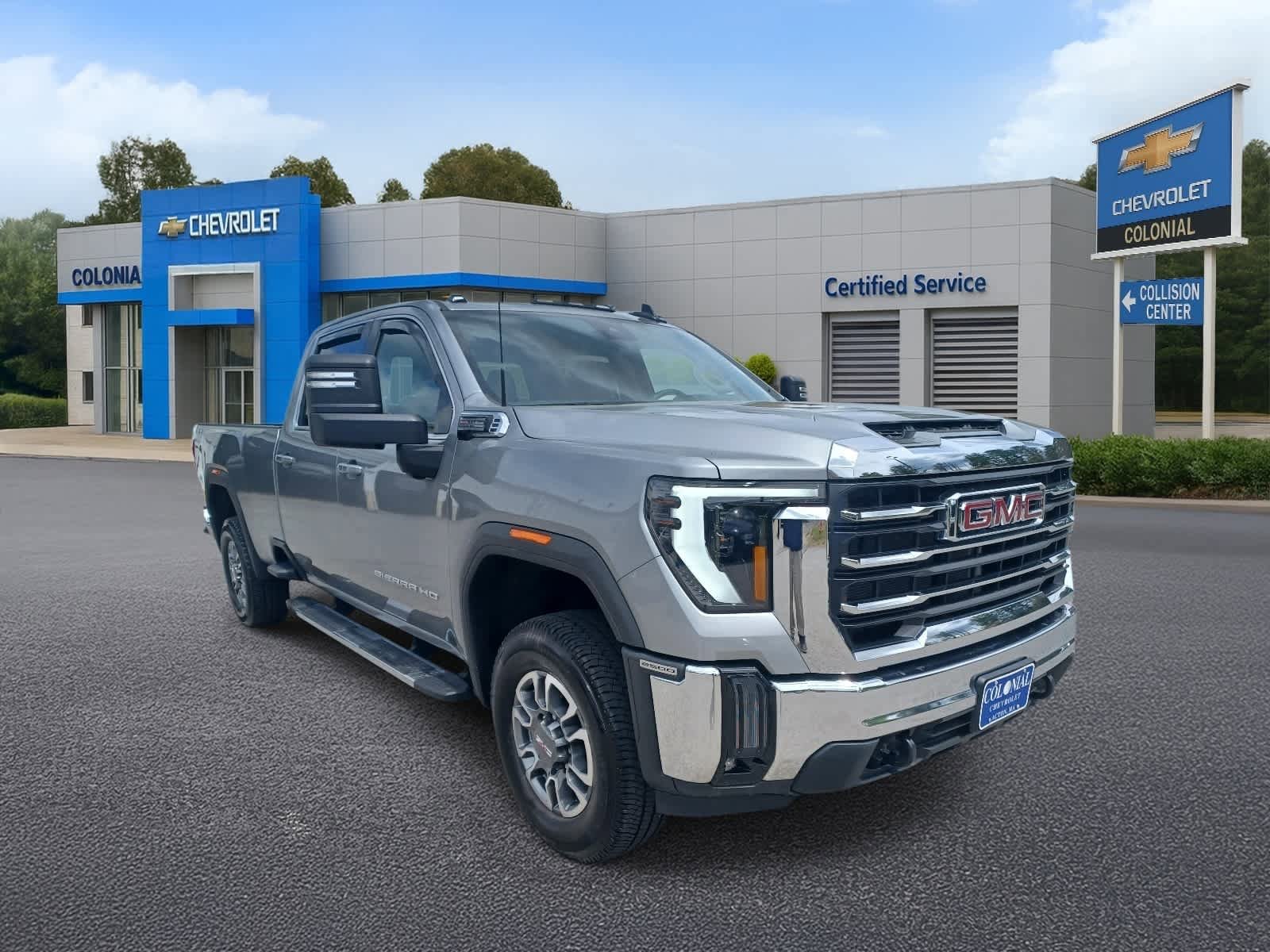 Used 2025 GMC Sierra 2500 SLE w/ SLE Value Package; AWD/4WD image 2