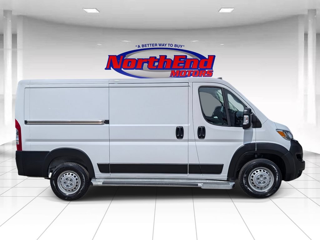Used 2025 RAM ProMaster 2500 w/ U-Haul Equipment Group FWD image 8