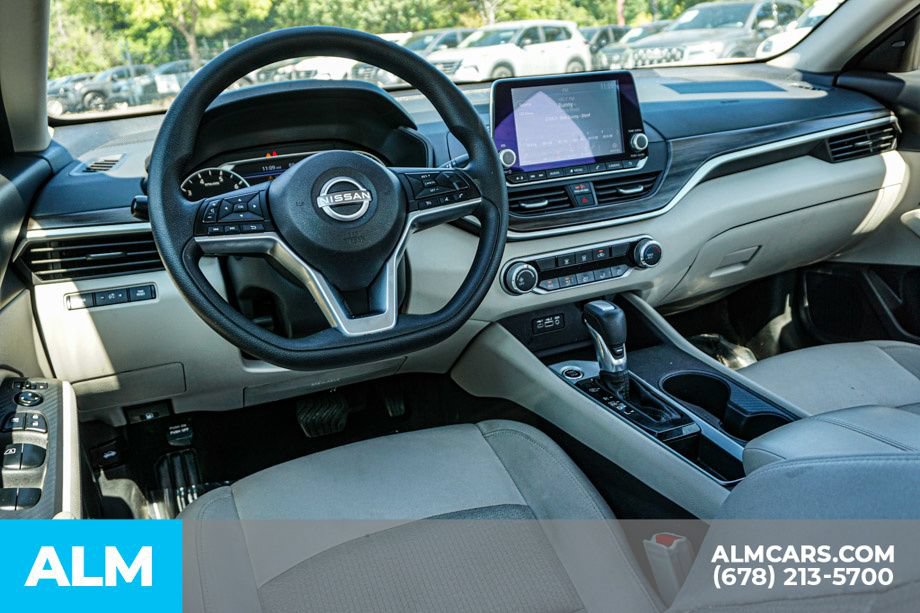 Used 2025 Nissan Altima 2.5 SV FWD image 26