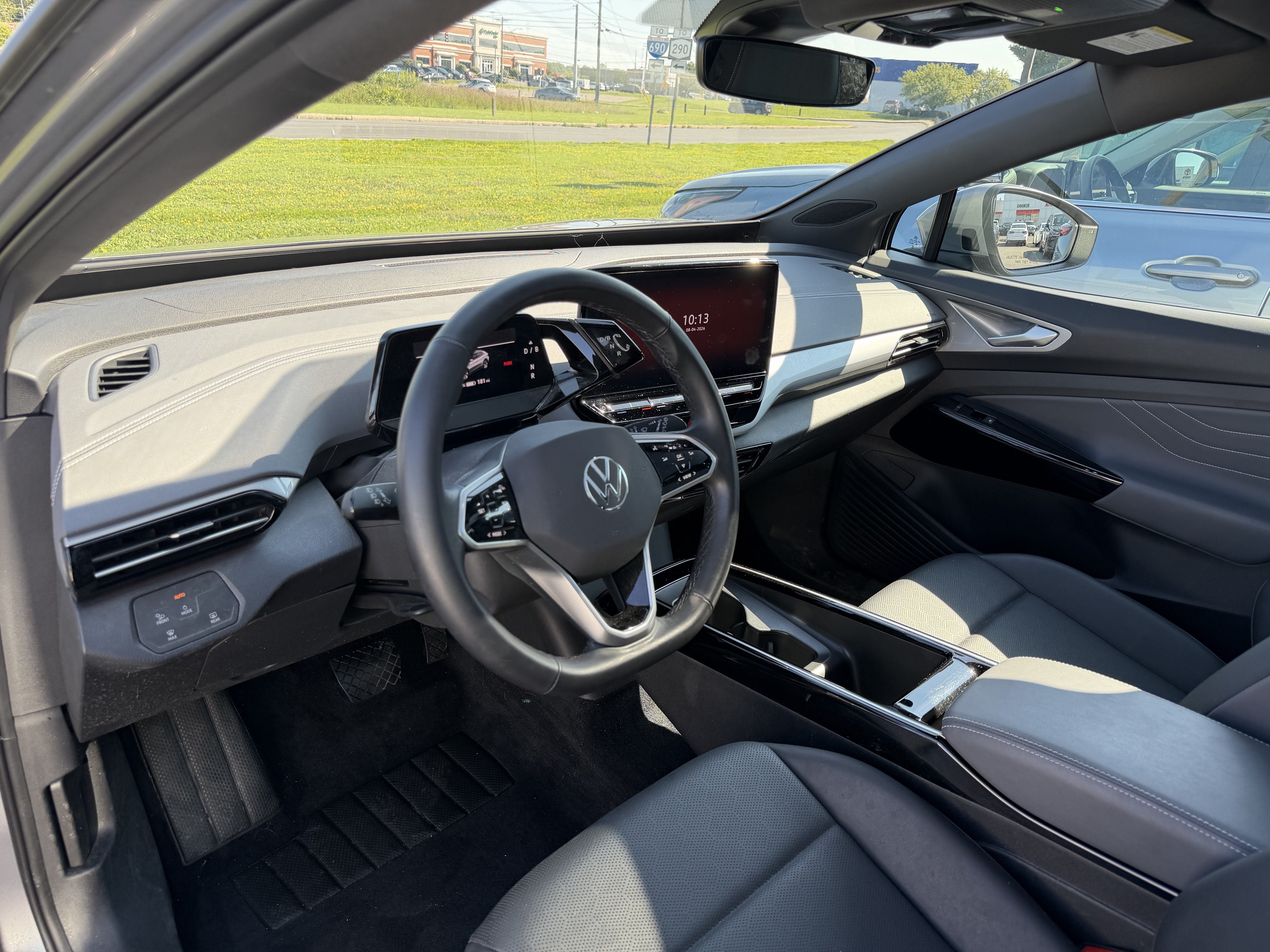 Used 2024 Volkswagen ID.4 S RWD image 8