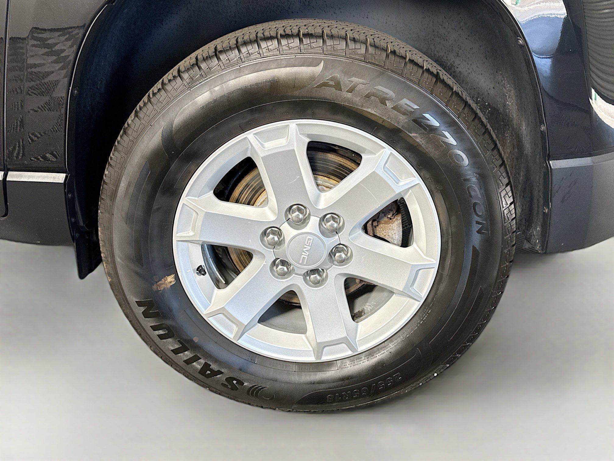 Used 2016 GMC Acadia SLE image 36