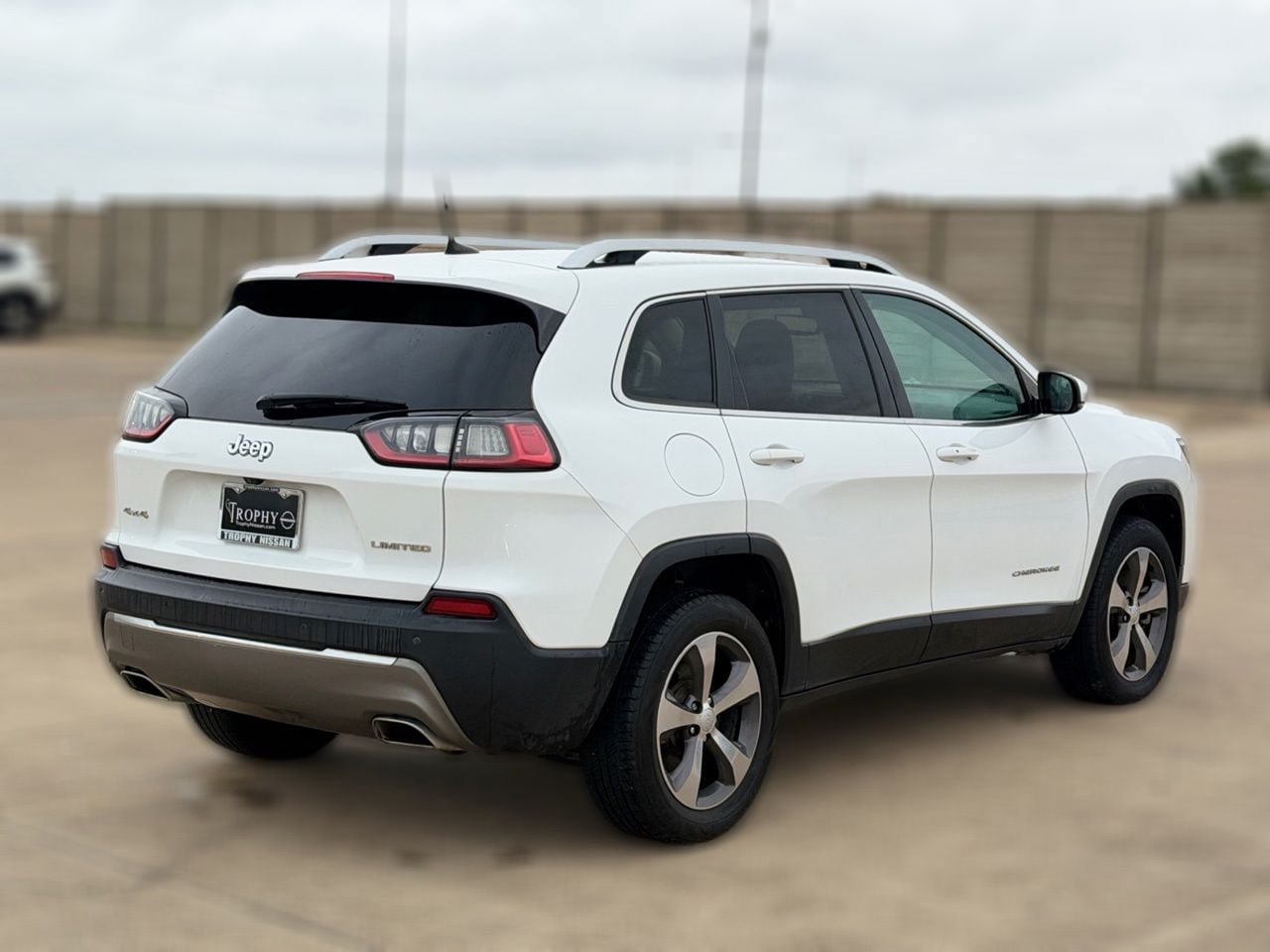 Used 2019 Jeep Cherokee Limited AWD/4WD image 7