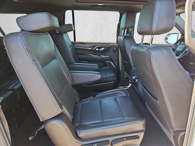 Used 2023 GMC Yukon XL Denali AWD/4WD image 24