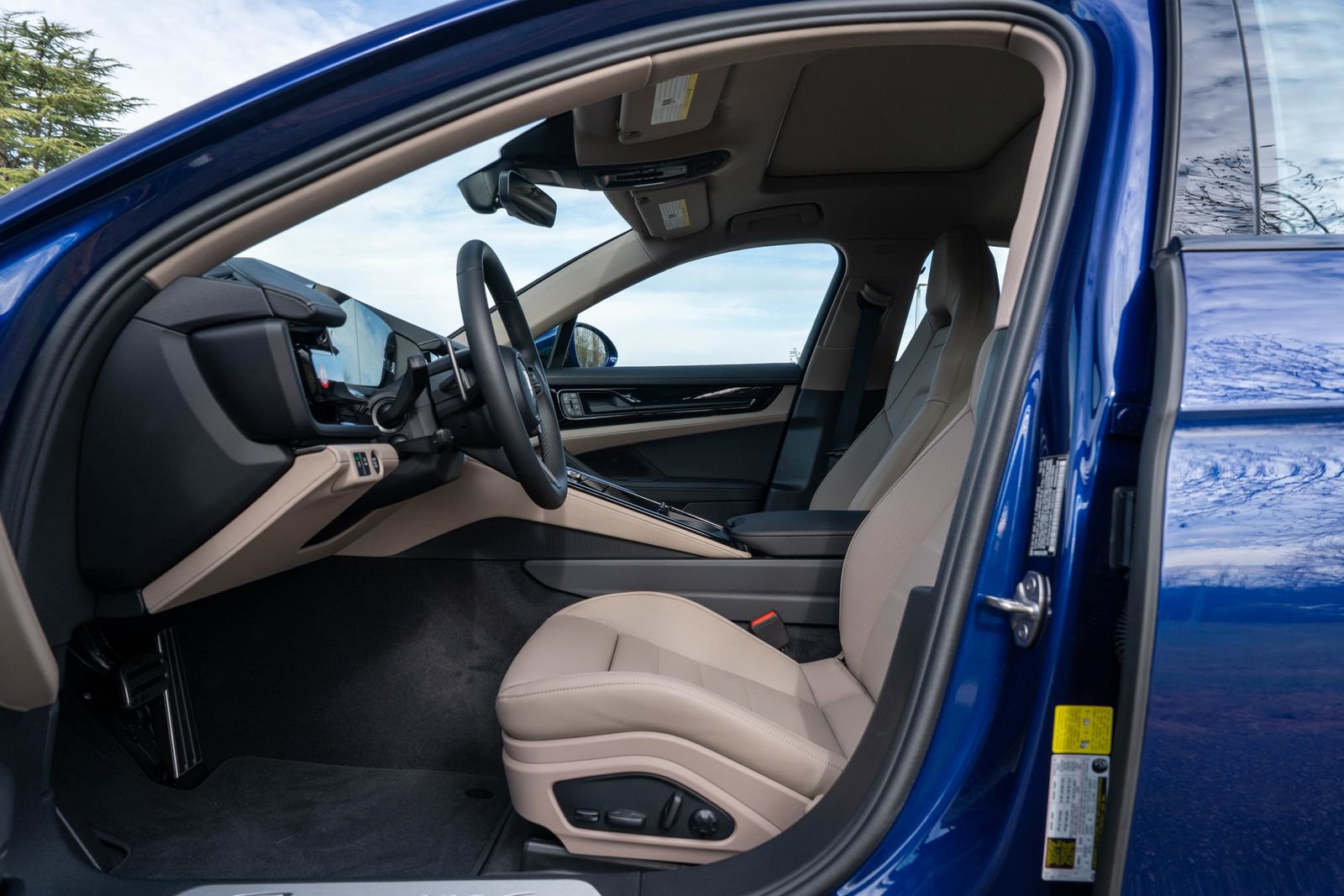 Used 2026 Porsche Panamera 4 image 24