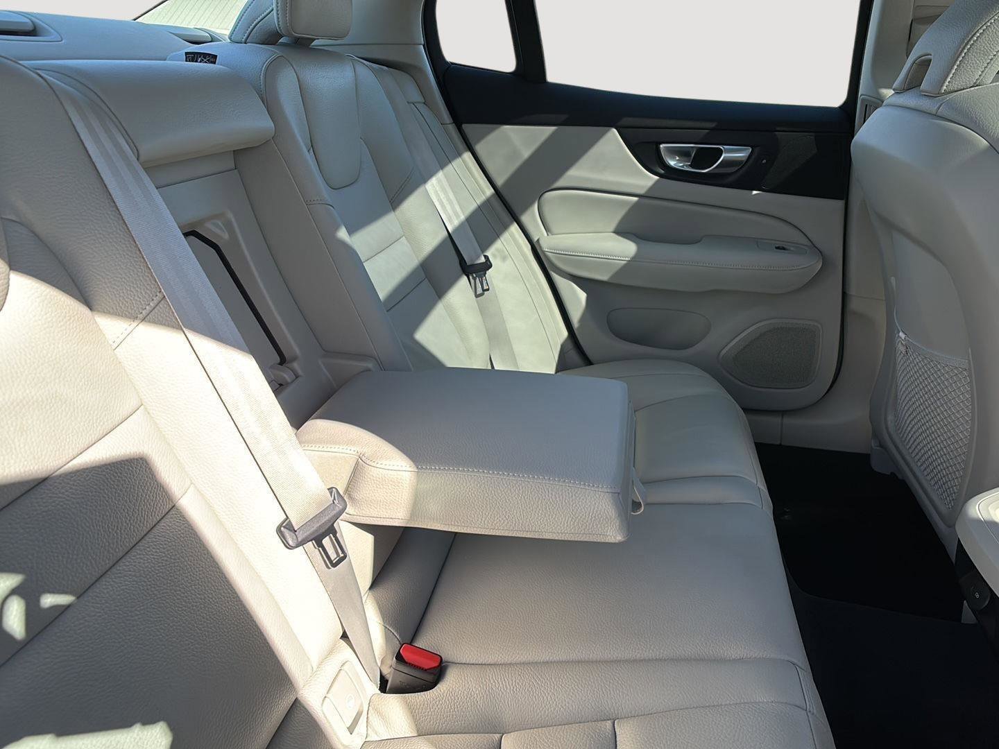 Used 2024 Volvo S60 B5 Plus w/ Climate Package image 13