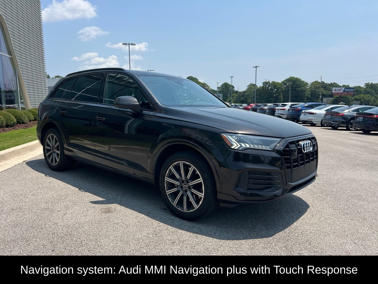 Used 2023 Audi Q7 2.0T Premium Plus w/ Premium Plus Package AWD/4WD image 3