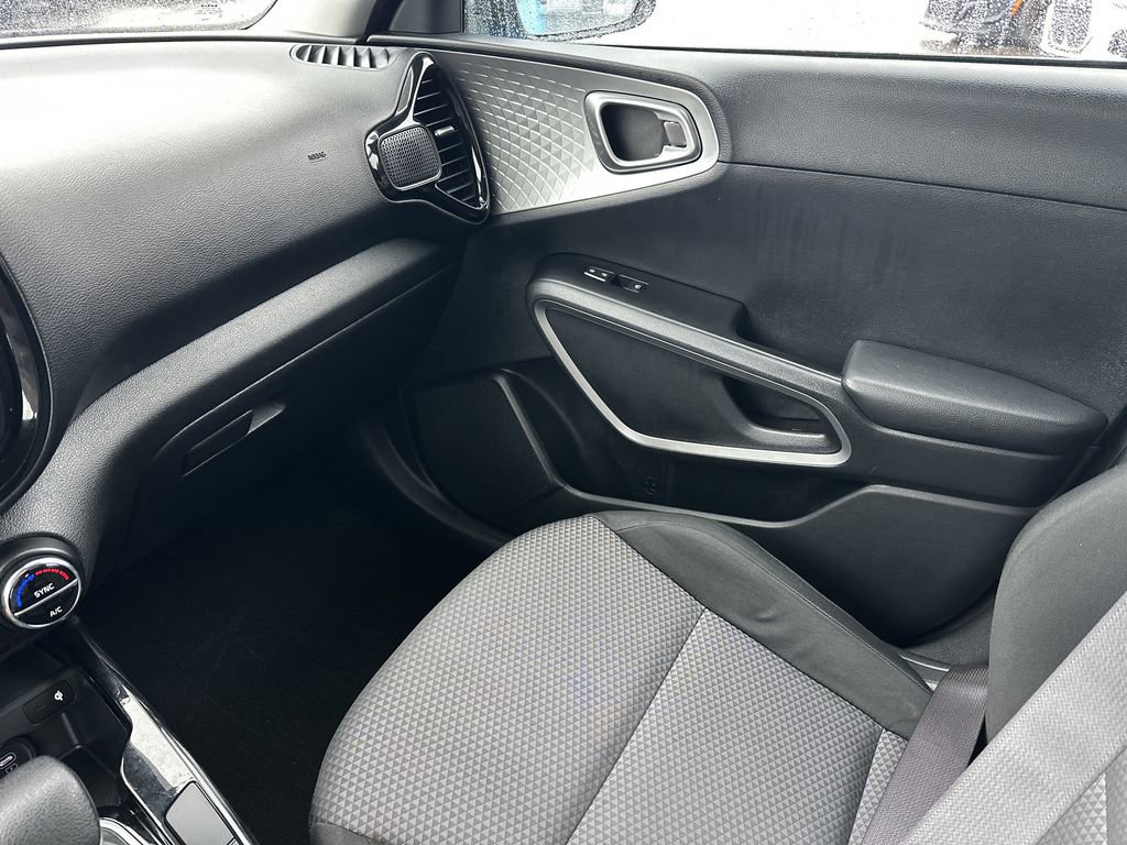 Used 2024 Kia Soul S image 32