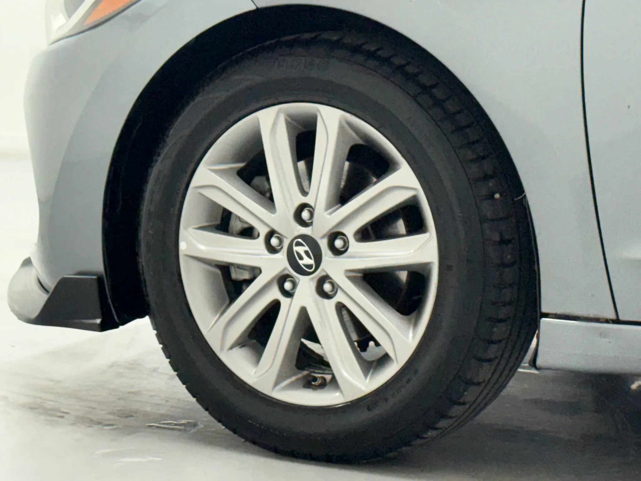 Used 2017 Hyundai Elantra SE FWD image 36