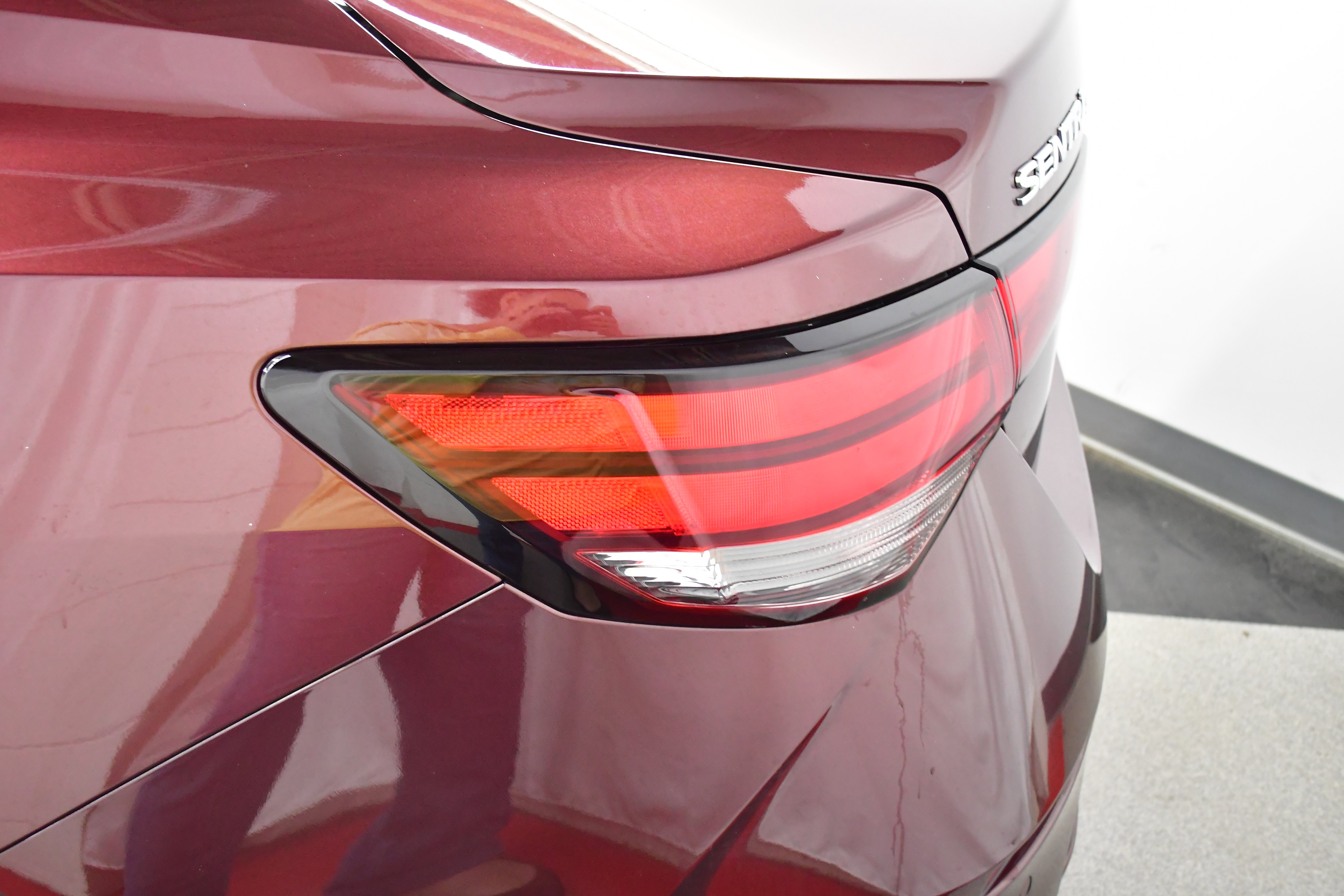 Used 2025 Nissan Sentra SV FWD image 30