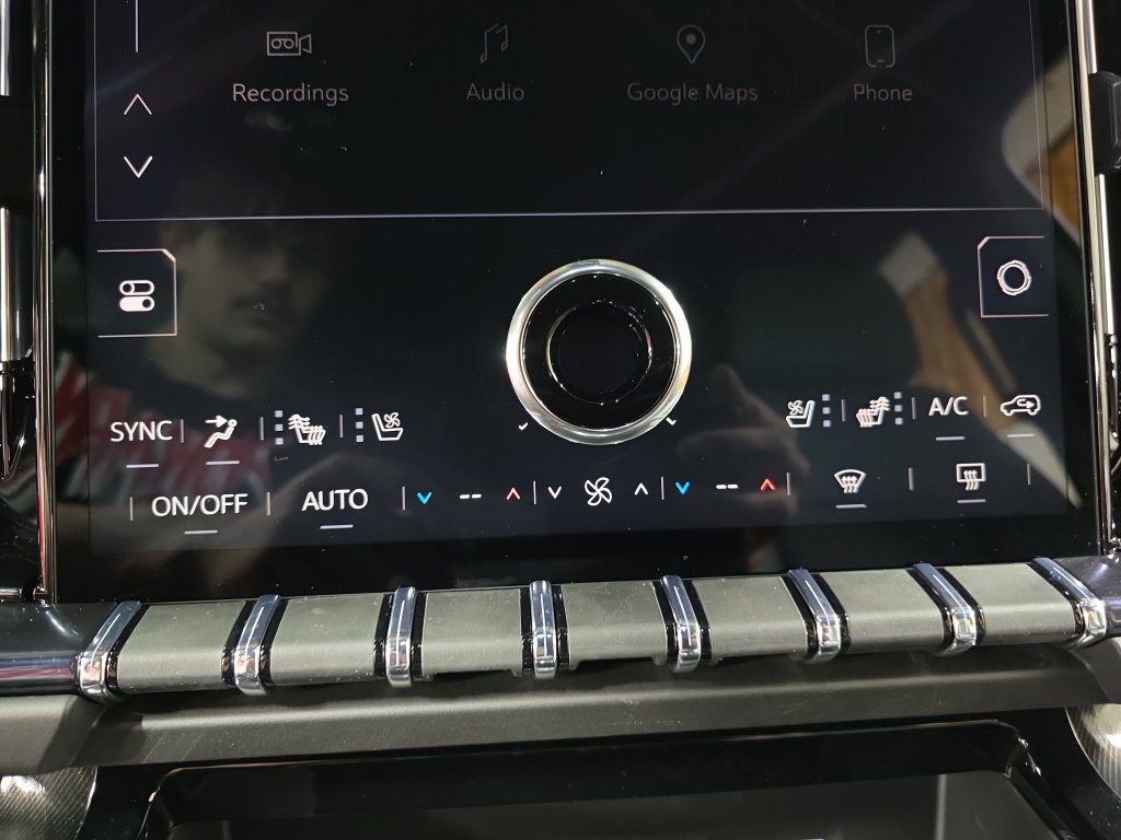 New 2026 GMC Yukon XL AT4 w/ AT4 Premium Plus Package AWD/4WD image 20