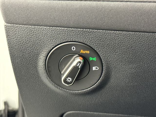 New 2026 Volkswagen Taos SE AWD/4WD image 32
