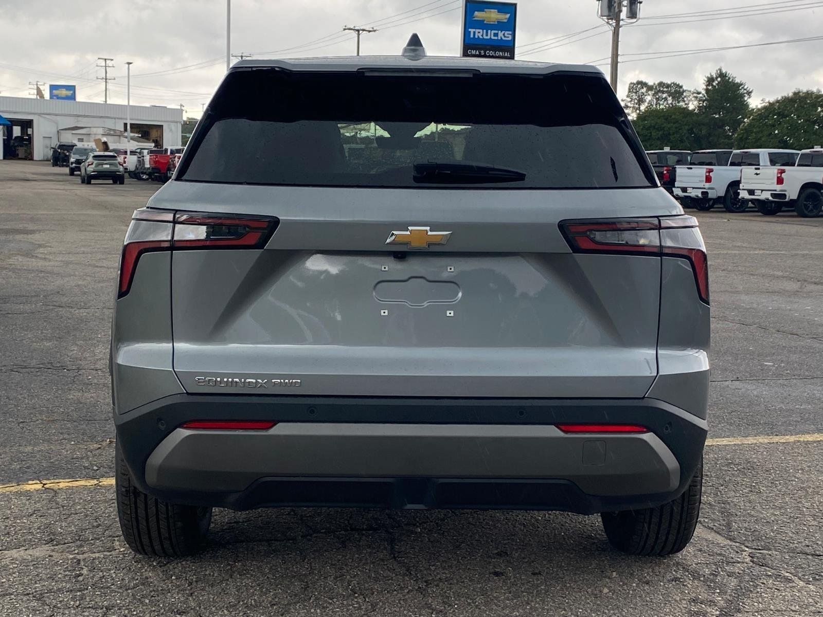 New 2026 Chevrolet Equinox LT w/ Convenience Package II AWD/4WD image 4
