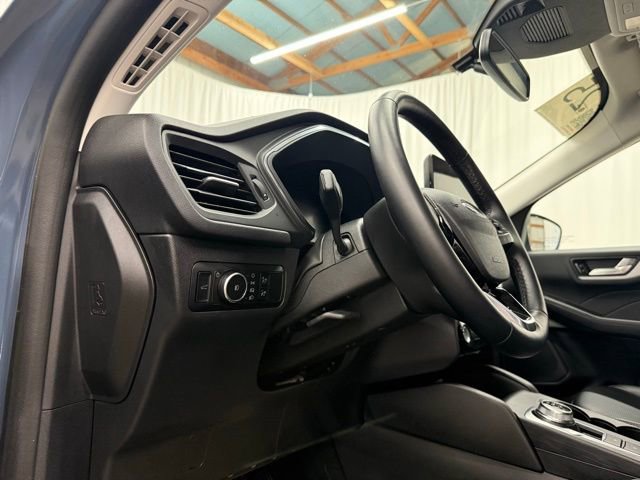 Used 2025 Ford Escape Platinum AWD/4WD image 16