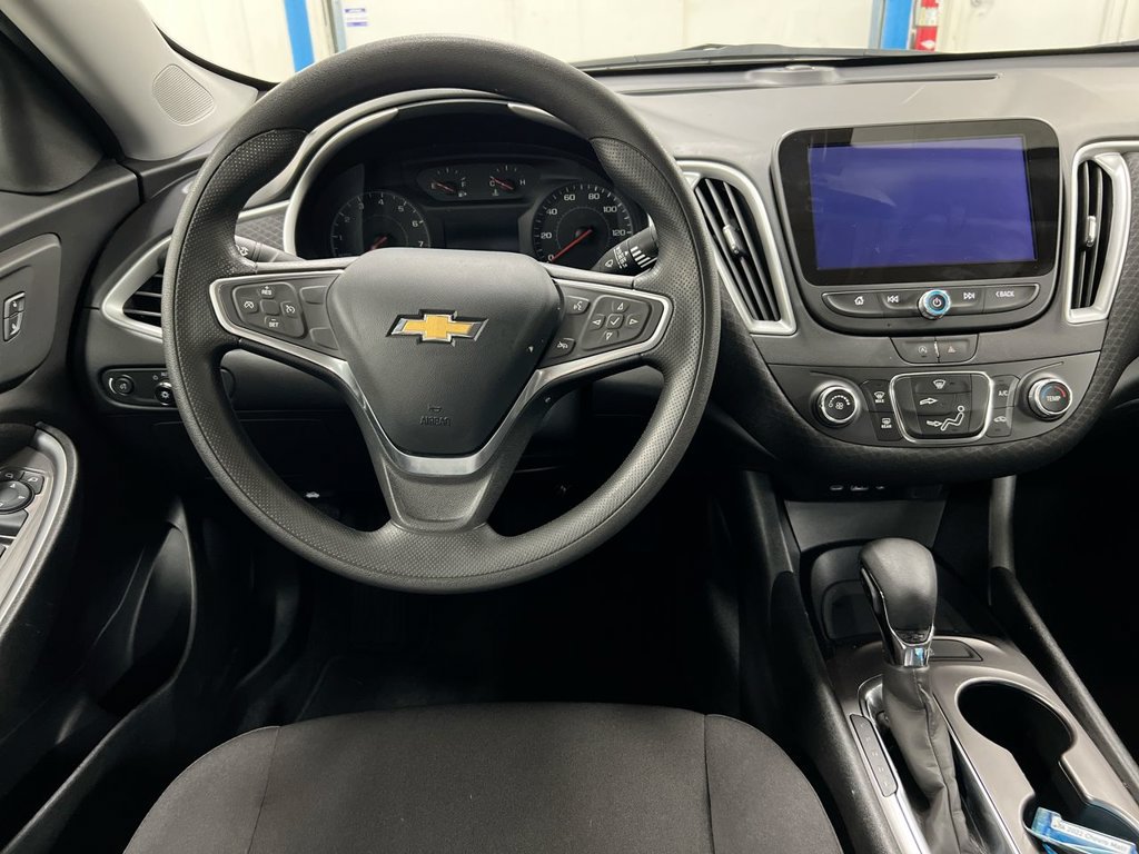 Used 2022 Chevrolet Malibu LS FWD image 11
